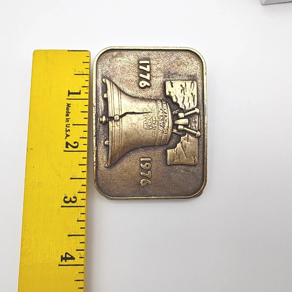 Vintage 1976 Bicentennial Liberty Bell Commemorative Belt Buckle Americana
